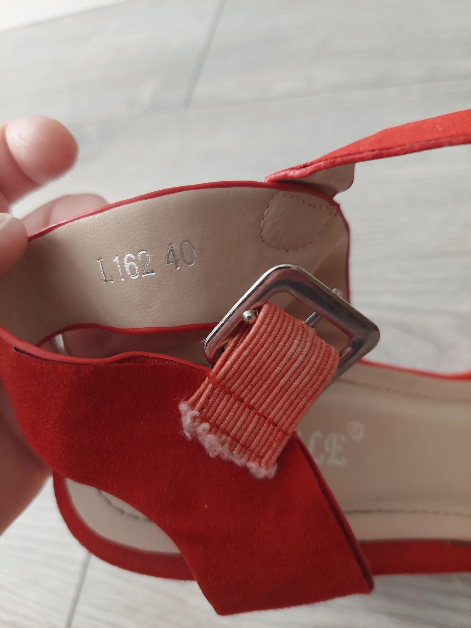 Bestelle - Sandalias rojas – photo 5